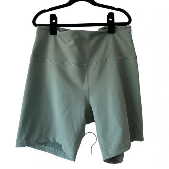 Lululemon Align™ High-Rise Short 6” – Size 12 - Picture 2 of 5